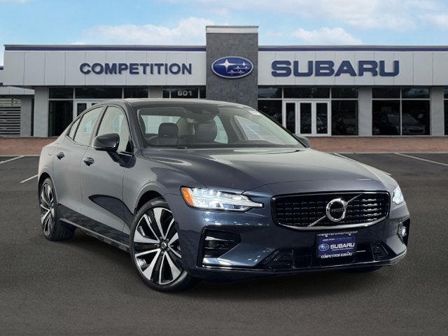 2022 Volvo S60 B5 Momentum