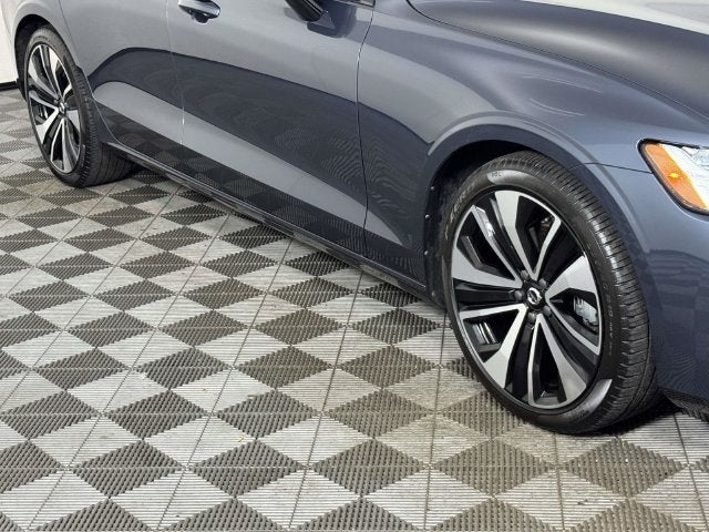 2022 Volvo S60 B5 Momentum