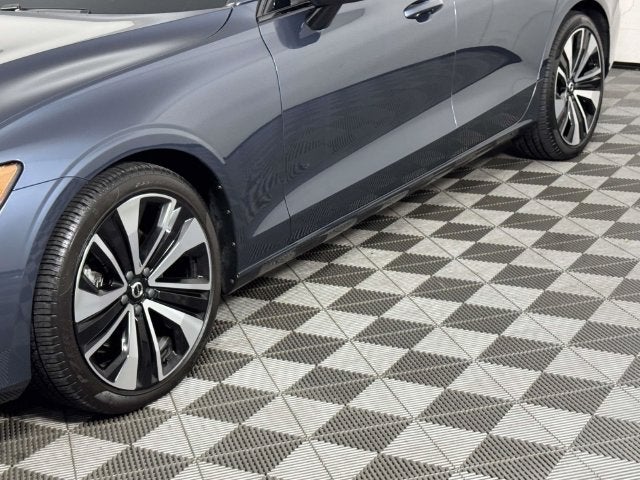 2022 Volvo S60 B5 Momentum