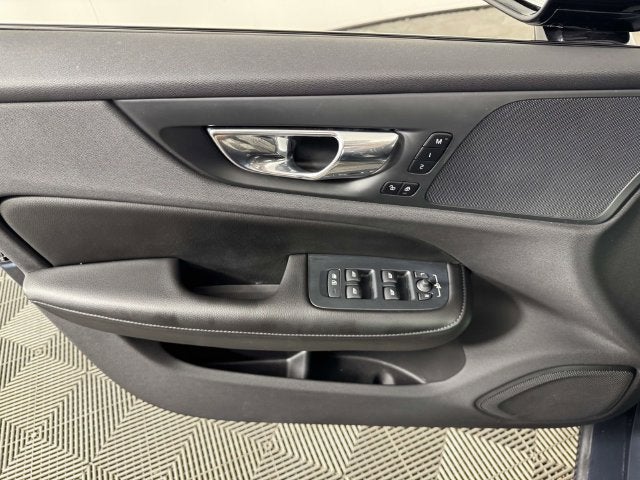 2022 Volvo S60 B5 Momentum