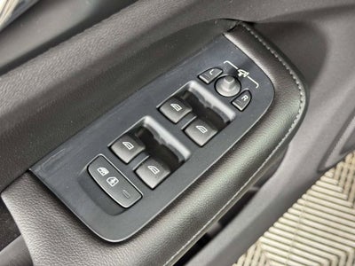 2022 Volvo S60 B5 Momentum