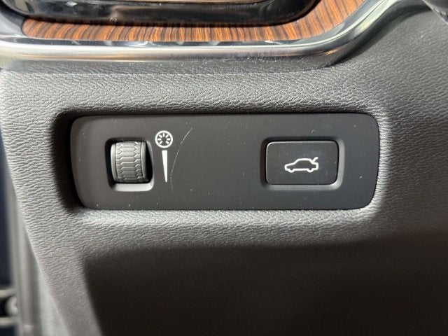 2022 Volvo S60 B5 Momentum
