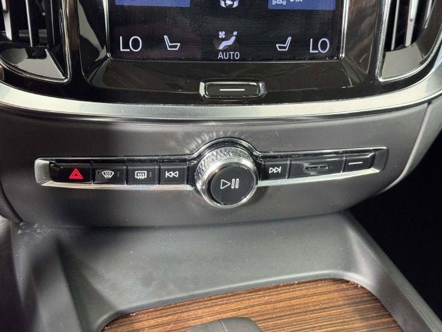 2022 Volvo S60 B5 Momentum