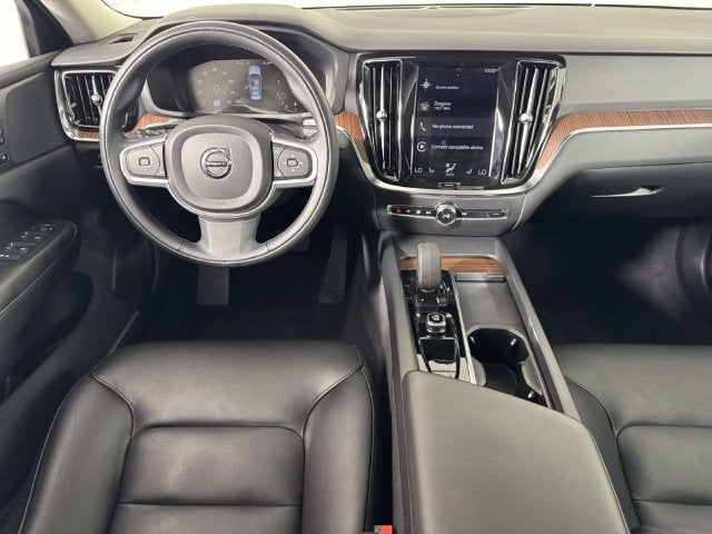 2022 Volvo S60 B5 Momentum