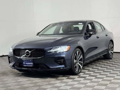 2022 Volvo S60 B5 Momentum