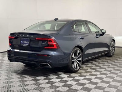 2022 Volvo S60 B5 Momentum