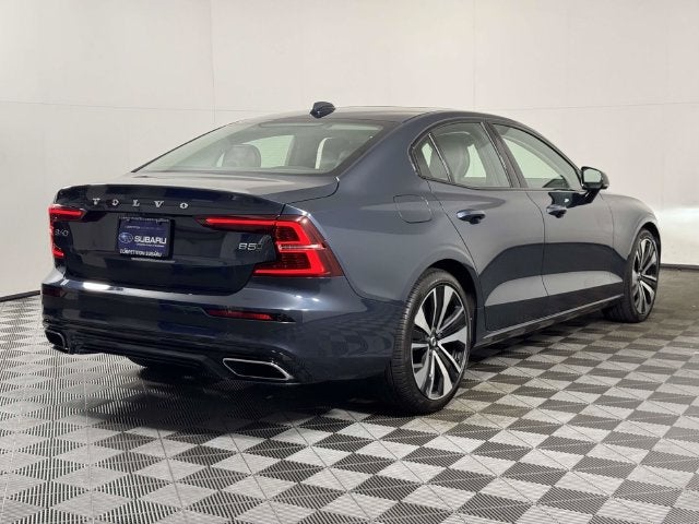 2022 Volvo S60 B5 Momentum